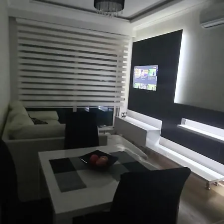 Lorehan Apartman 2 Apartment *